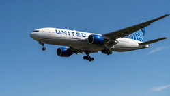 United flight from Chicago makes emergency landing after passenger's 'multiple attempts' to breach cockpit Melbourne Accountant